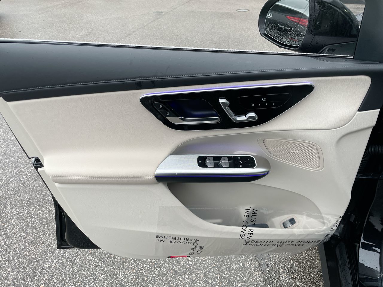 2025 Mercedes-Benz GLC300