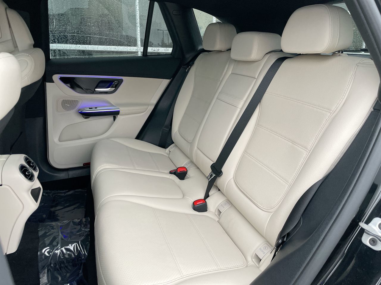 2025 Mercedes-Benz GLC300