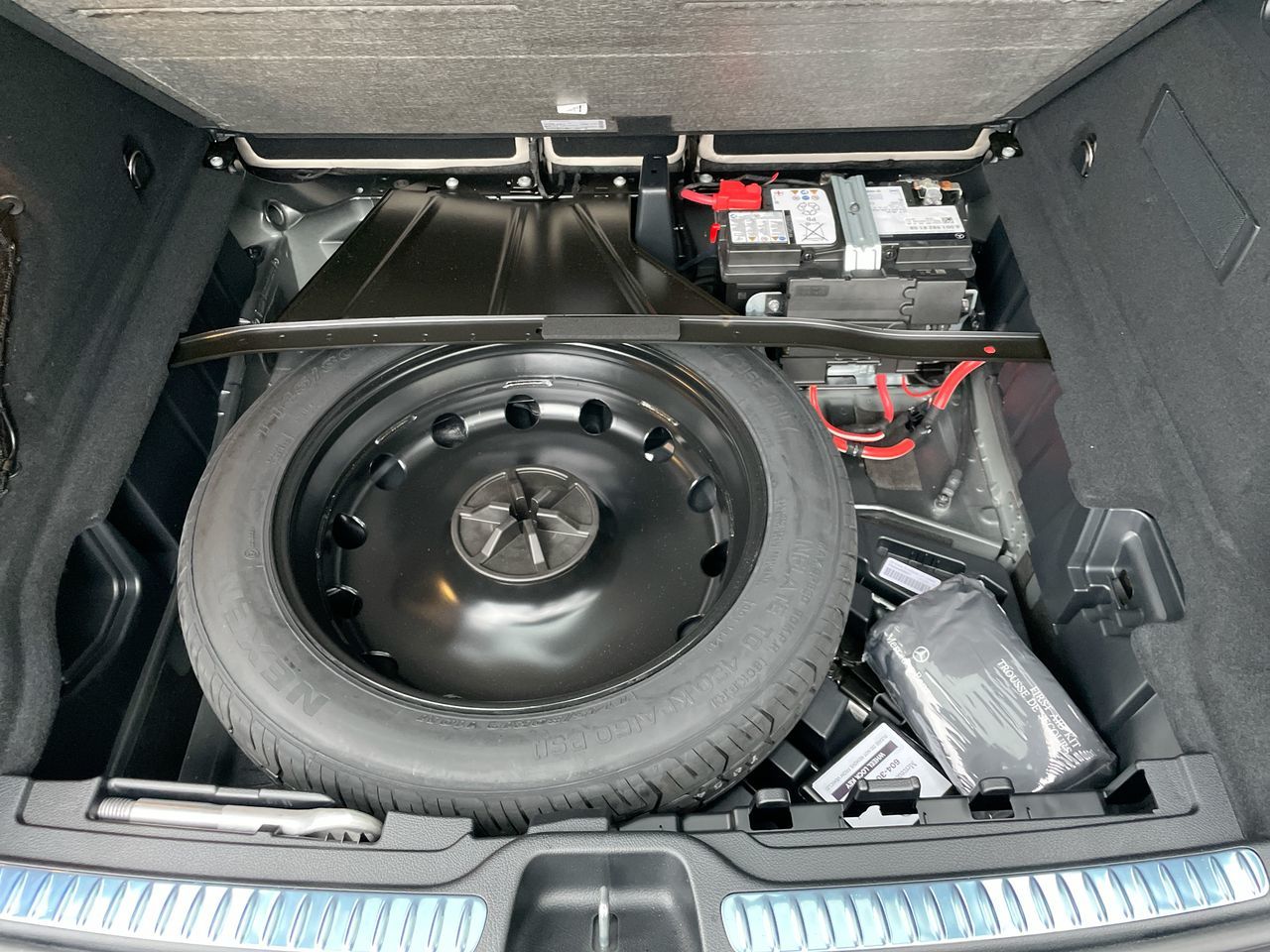 2025 Mercedes-Benz GLC300