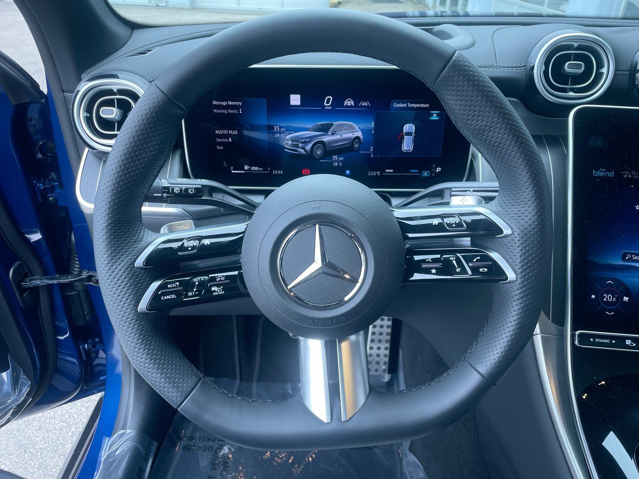 2025 Mercedes-Benz GLC300