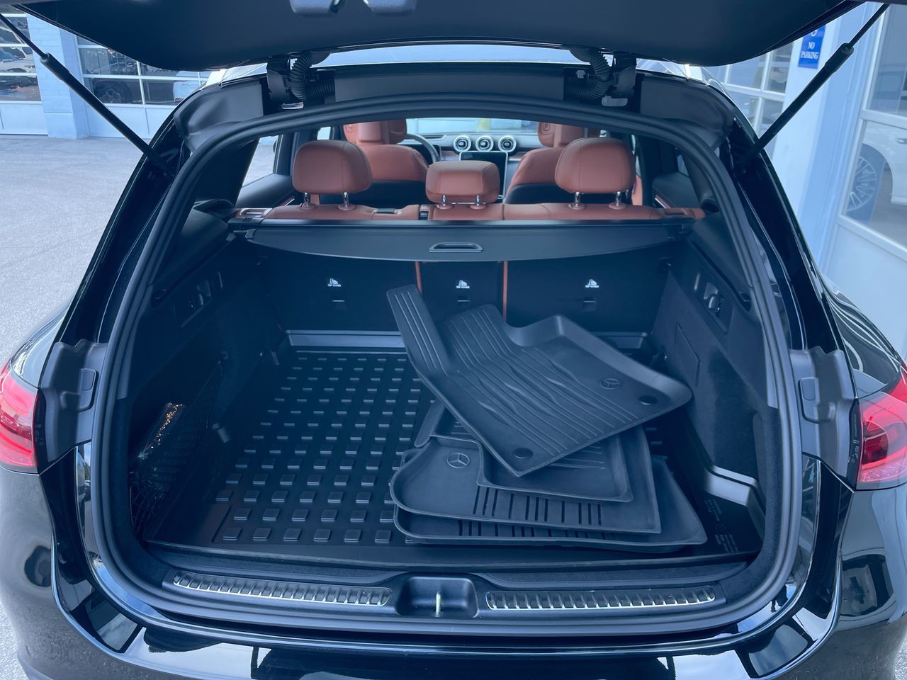 2025 Mercedes-Benz GLC300