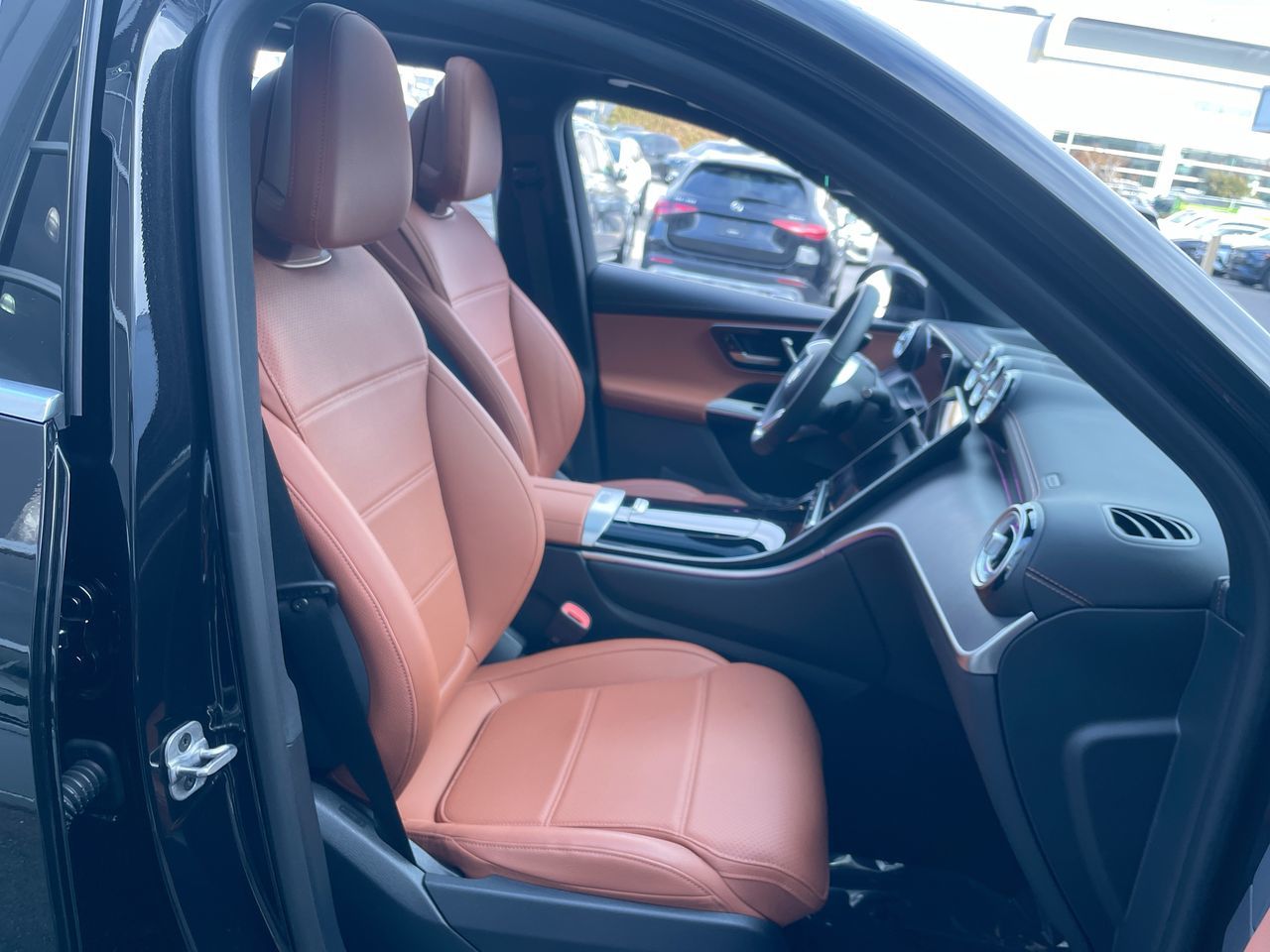 2025 Mercedes-Benz GLC300