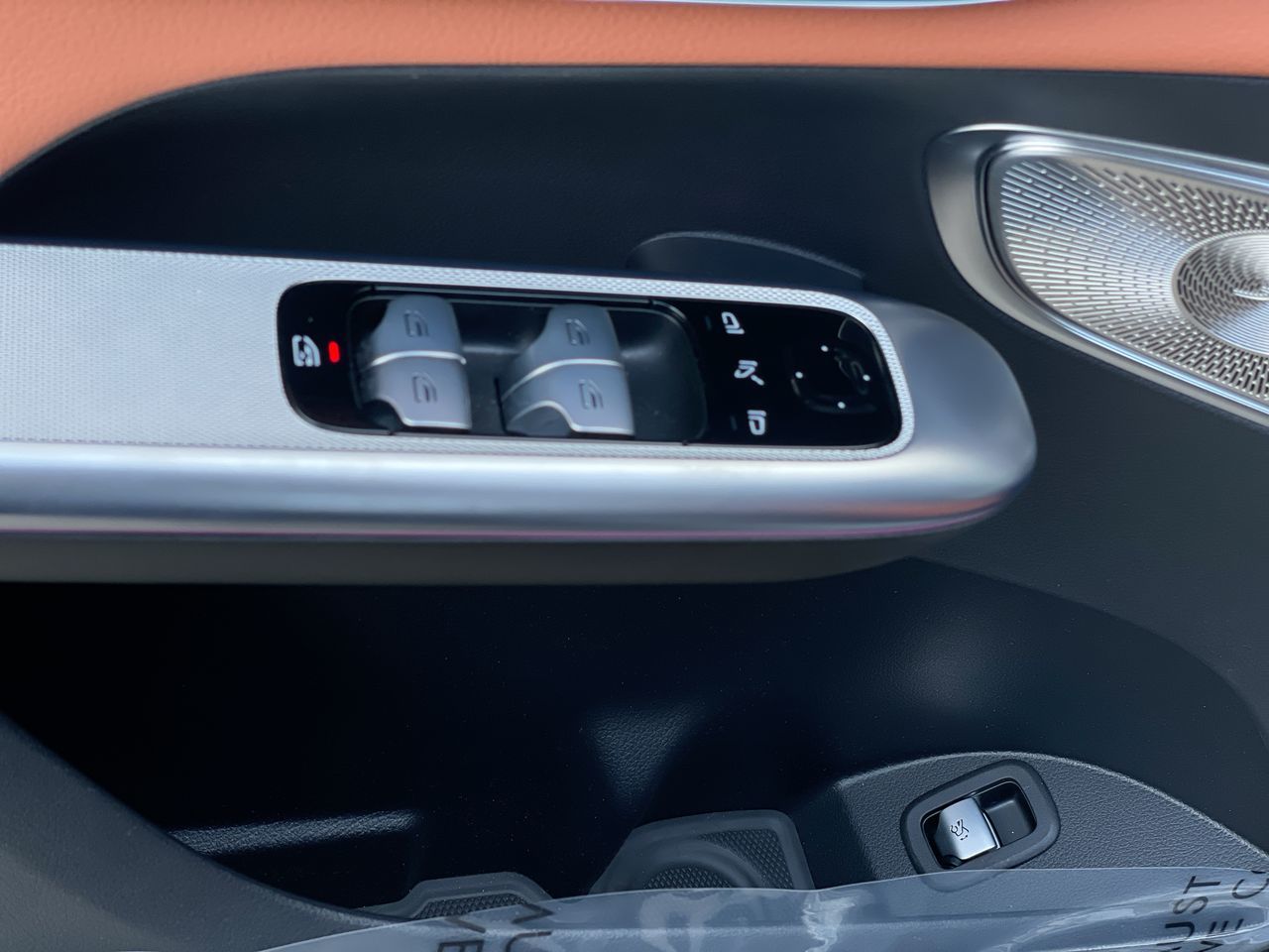 2025 Mercedes-Benz GLC300