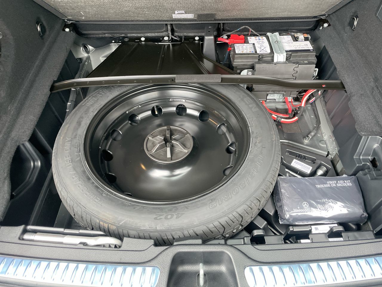 2025 Mercedes-Benz GLC300