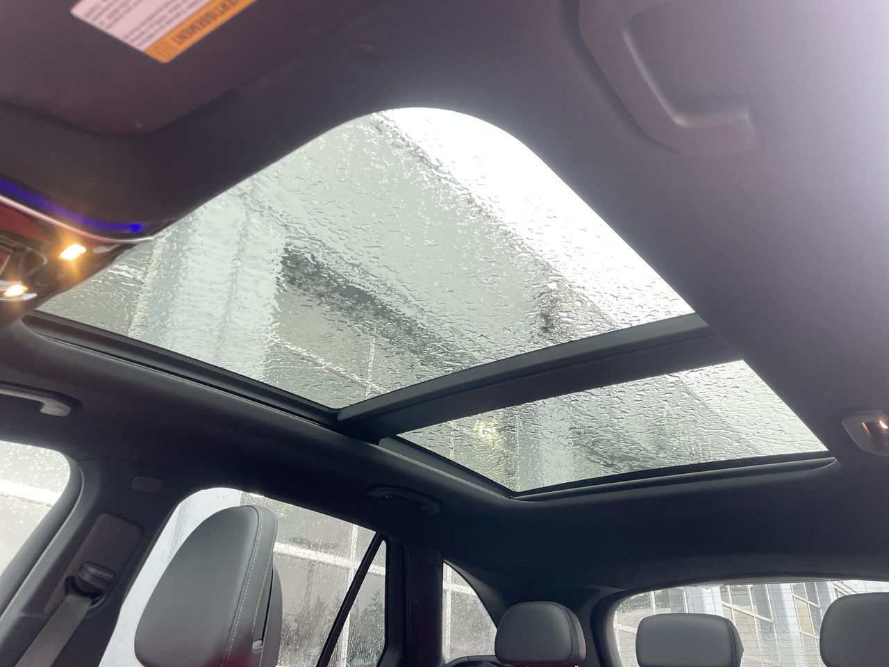 2025 Mercedes-Benz GLC300