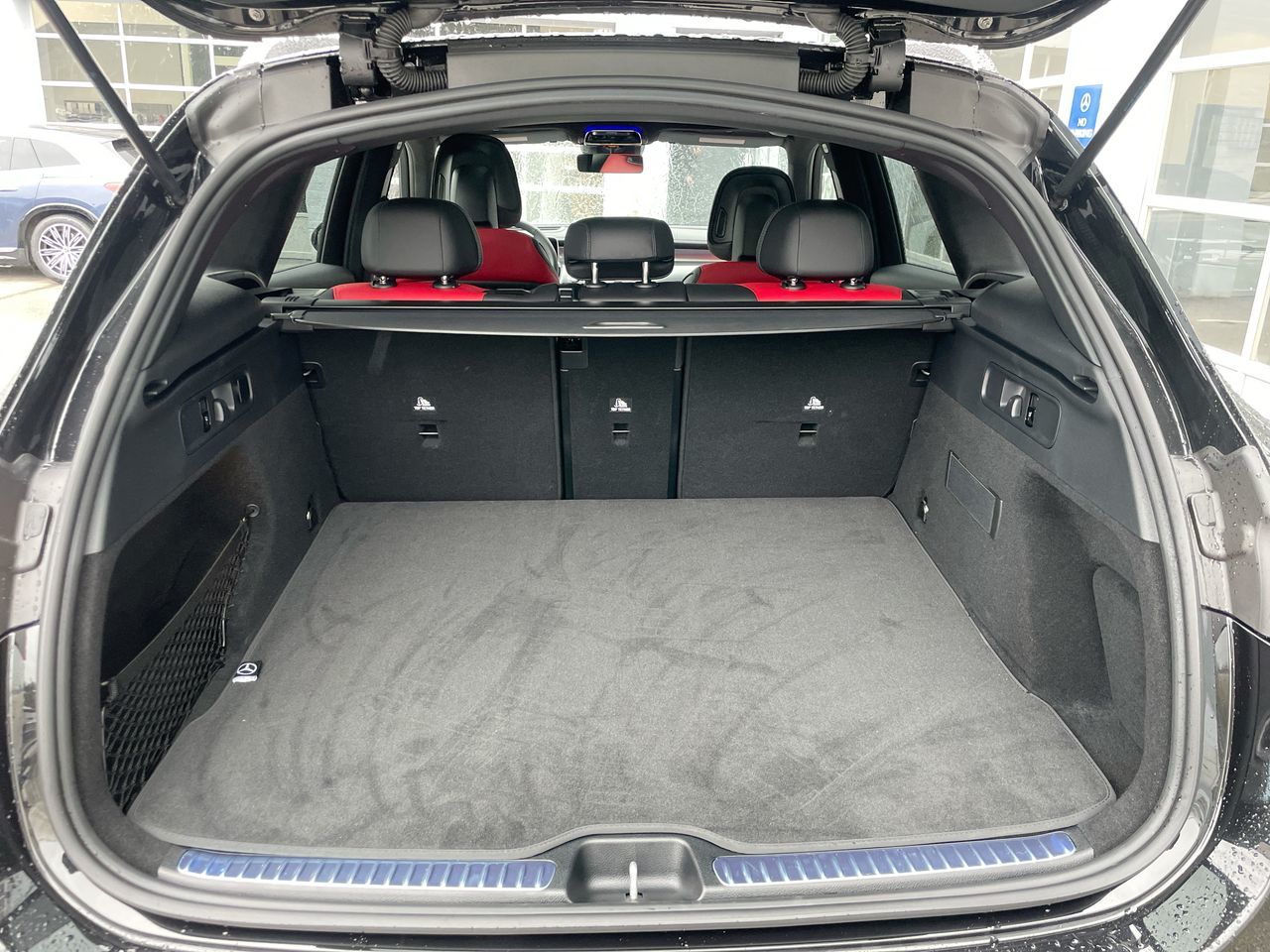 2025 Mercedes-Benz GLC300