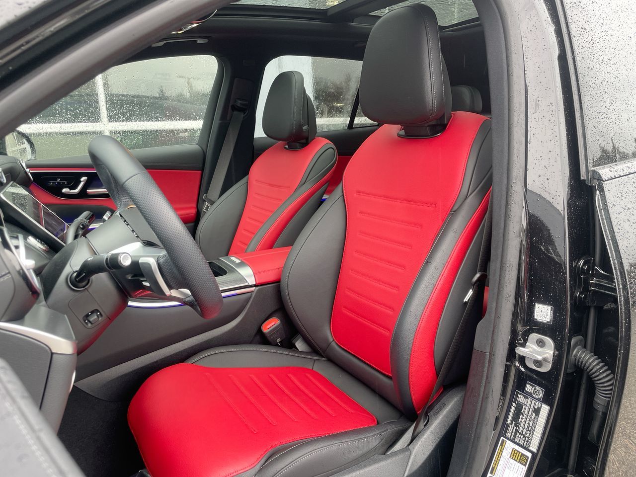 2025 Mercedes-Benz GLC300