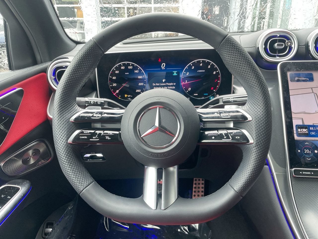 2025 Mercedes-Benz GLC300