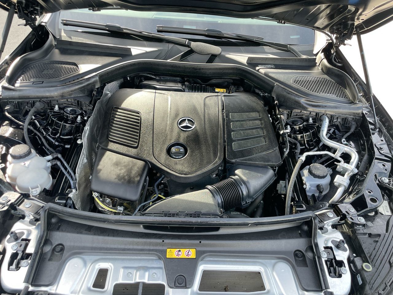 2025 Mercedes-Benz GLC300