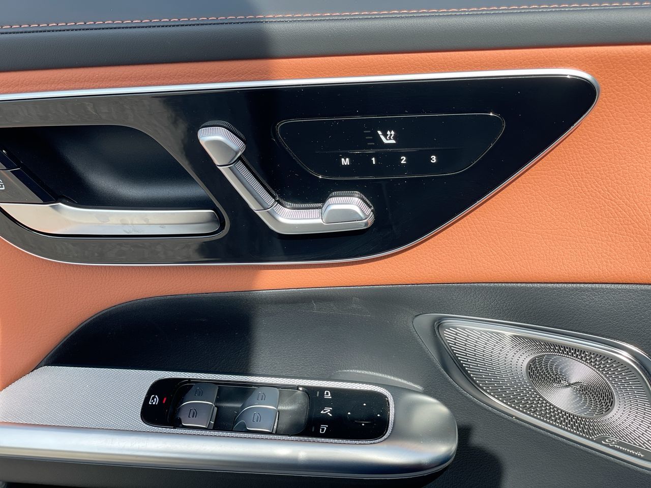 2025 Mercedes-Benz GLC300
