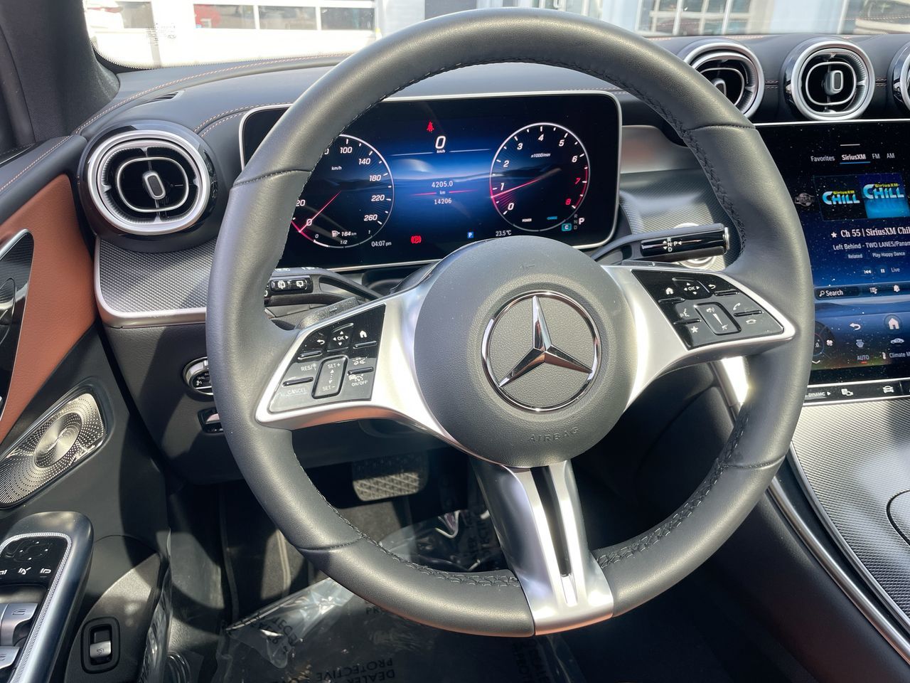 2025 Mercedes-Benz GLC300