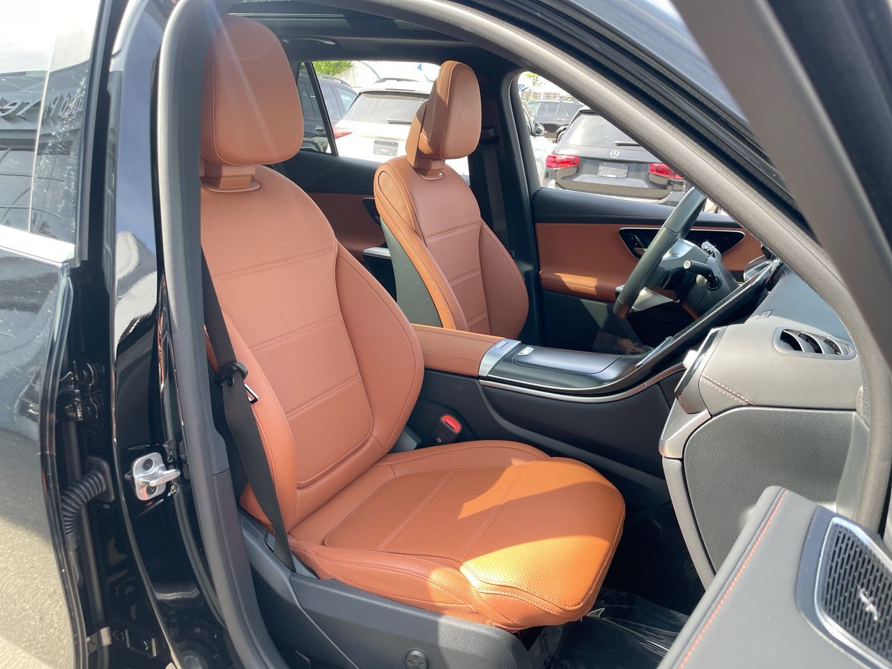 2025 Mercedes-Benz GLC300