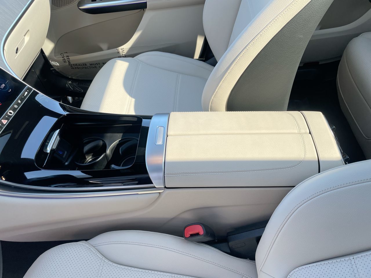 2025 Mercedes-Benz GLC300