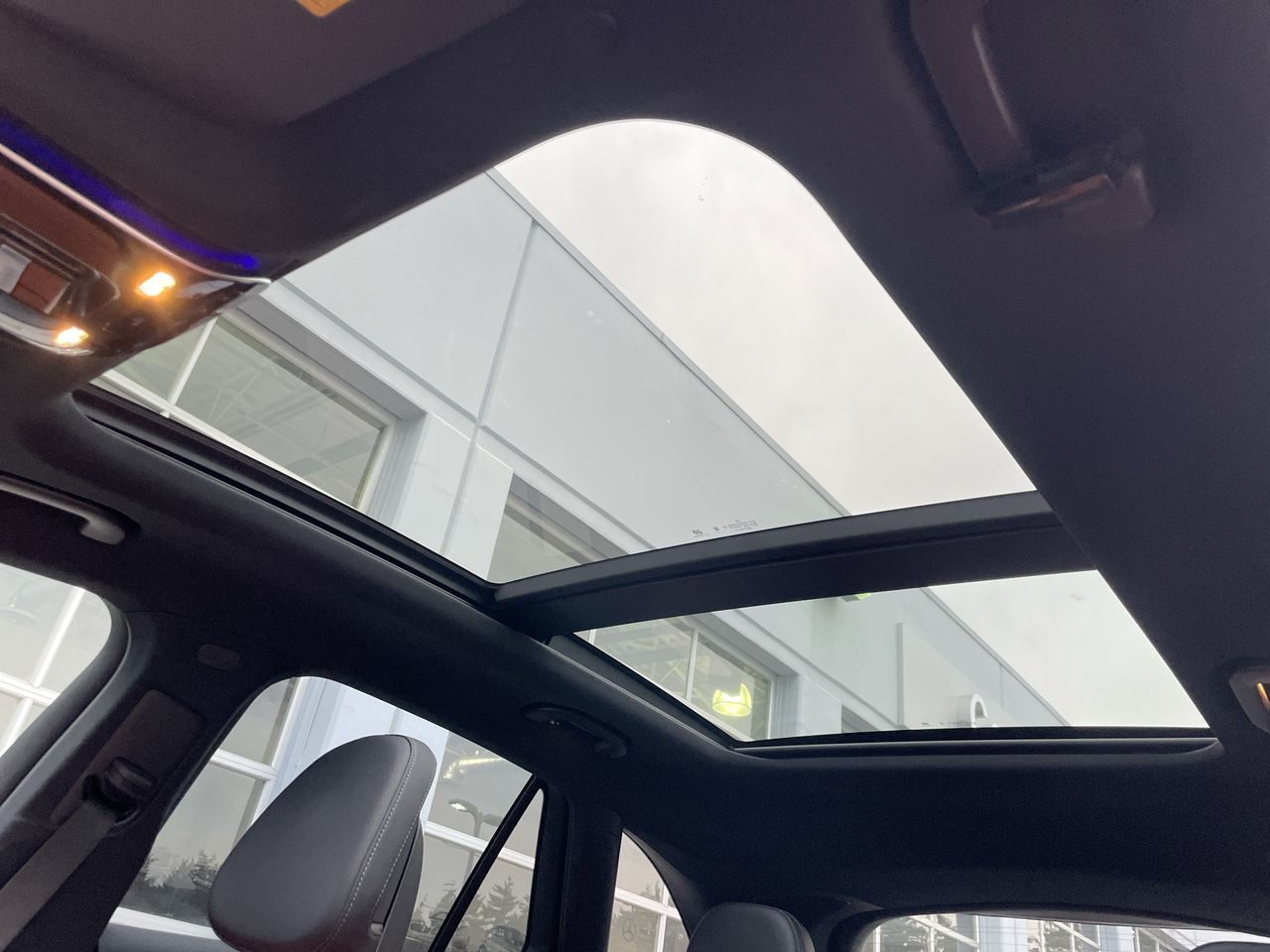 2026 Mercedes-Benz GLC300