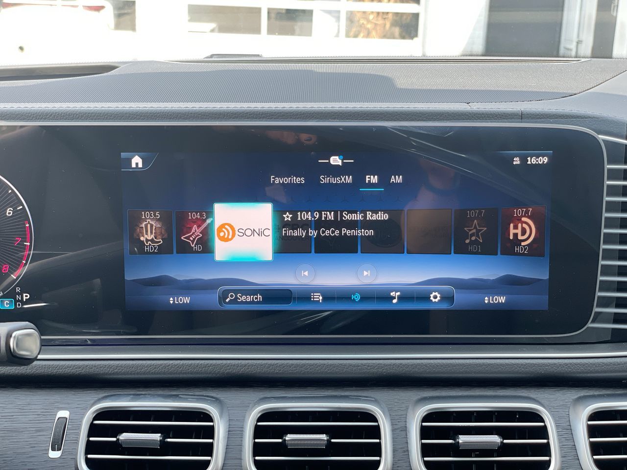 2025 Mercedes-Benz GLE in Richmond, British Columbia