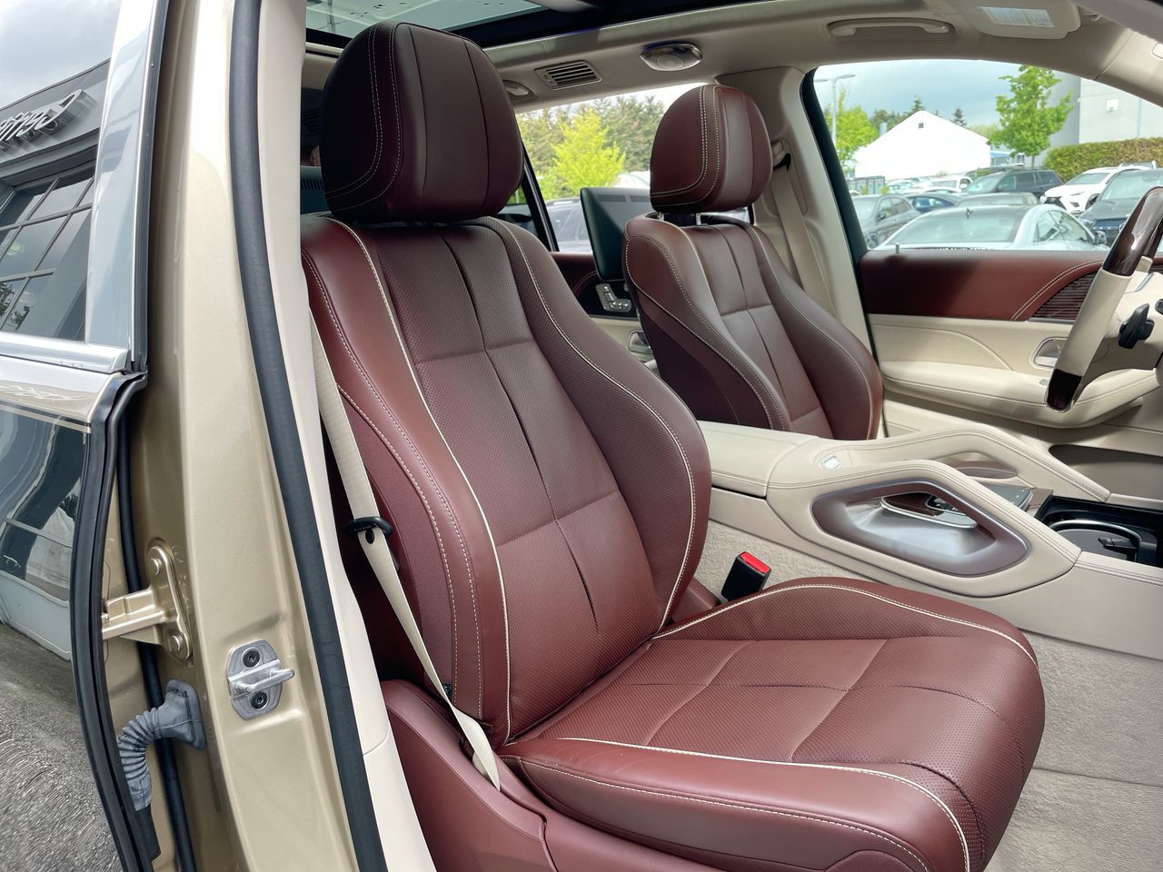 2021 Mercedes-Benz Maybach in Richmond, British Columbia