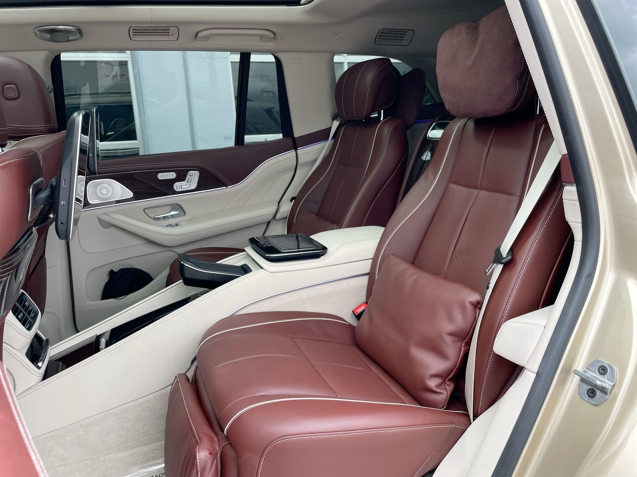 2021 Mercedes-Benz Maybach in Richmond, British Columbia
