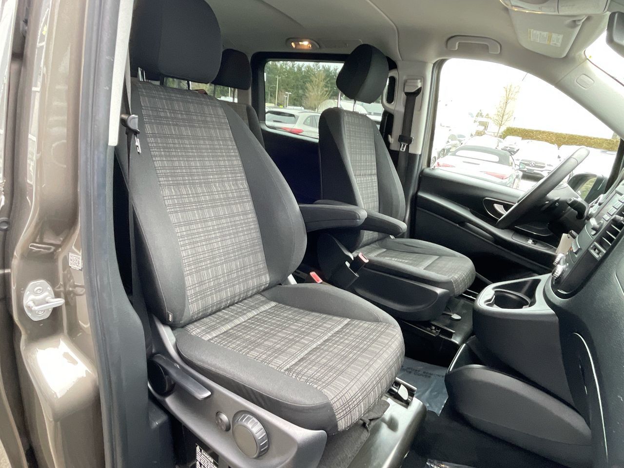 2017 Mercedes-Benz Metris Passenger Van