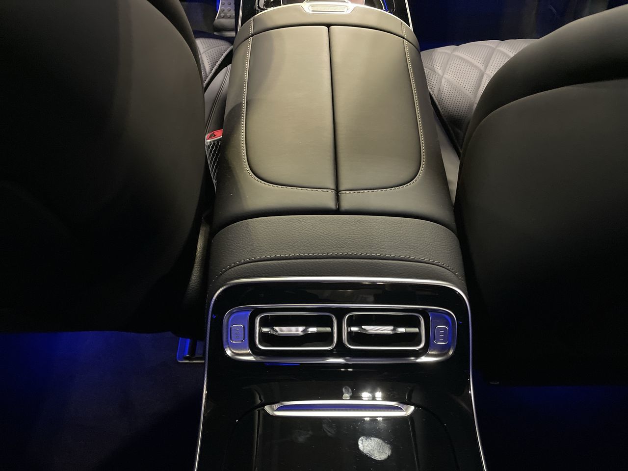 2023  S580