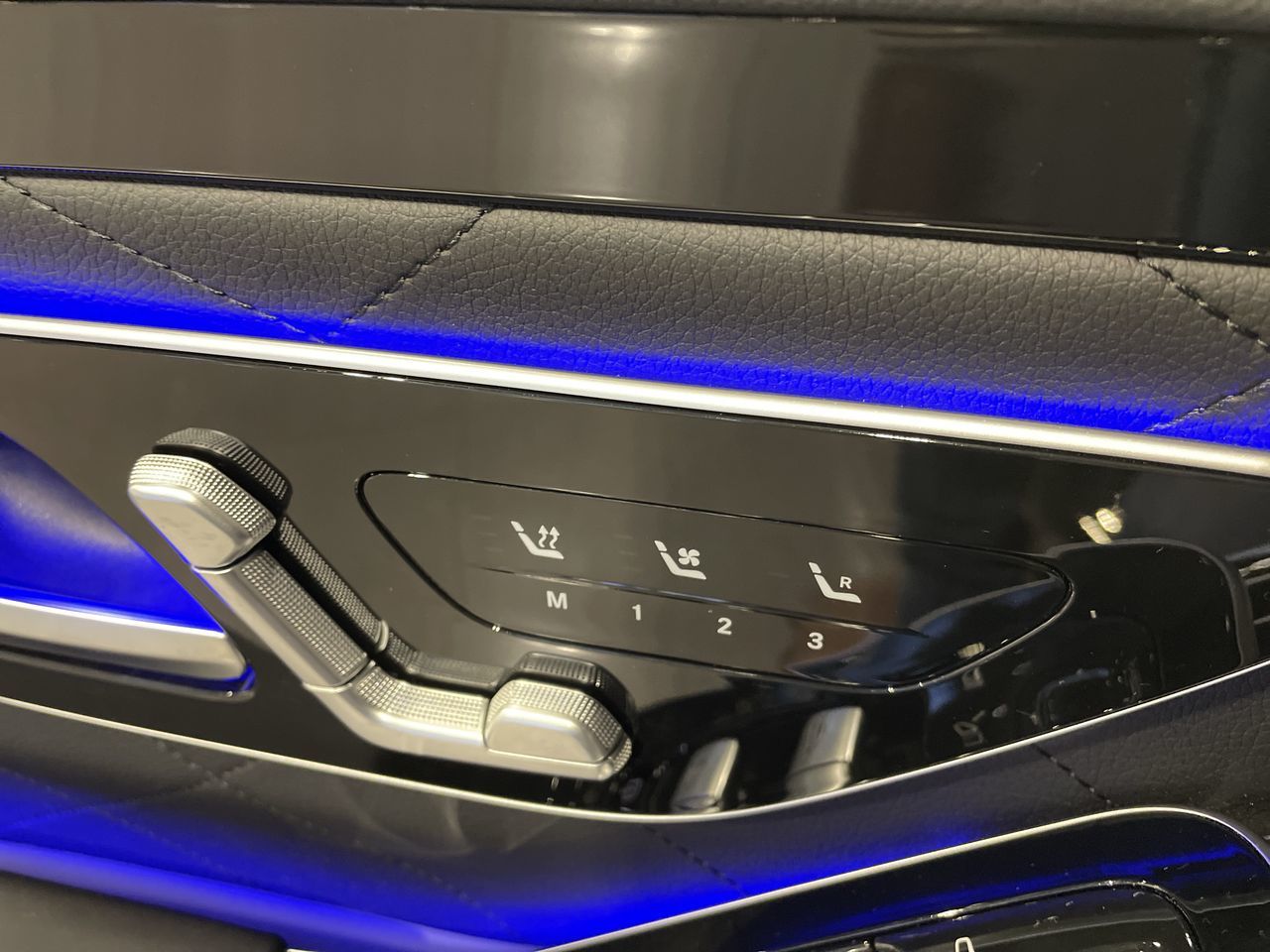 2023  S580