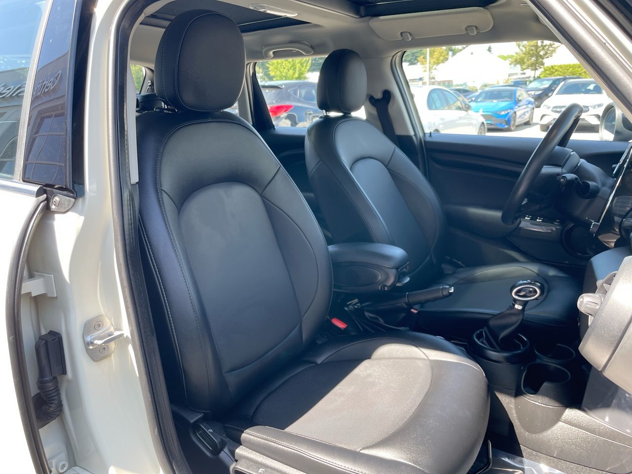 2017 MINI COOPER