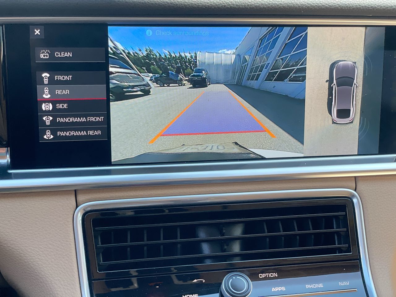 2020  Panamera