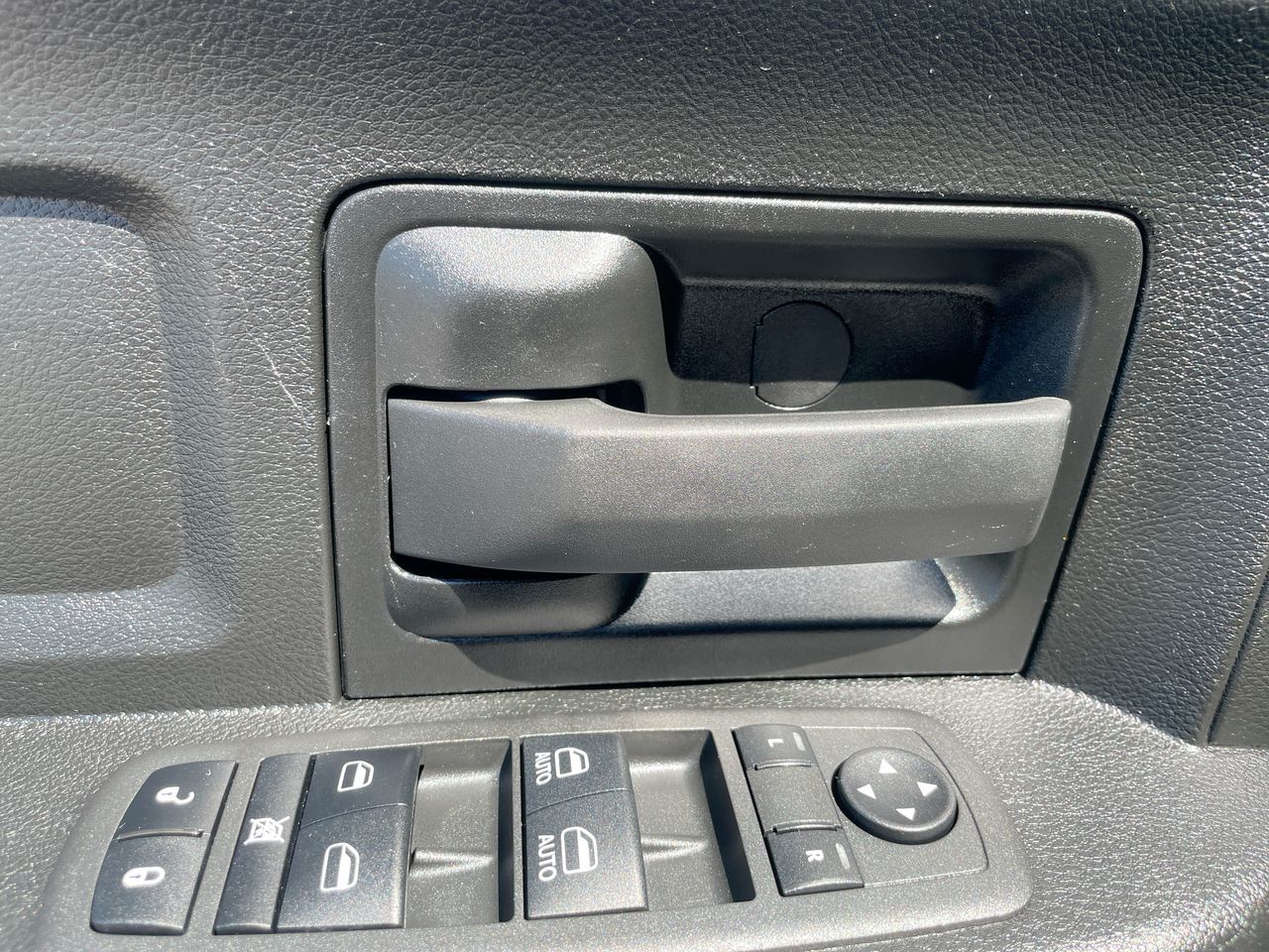 2022 Ram RAM 1500 Classic Crew Cab 4x4 (DS) in Richmond, British Columbia