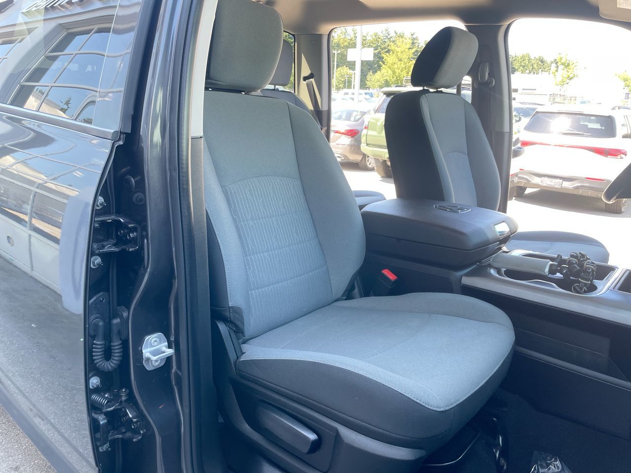 2022 Ram RAM 1500 Classic Crew Cab 4x4 (DS) in Richmond, British Columbia