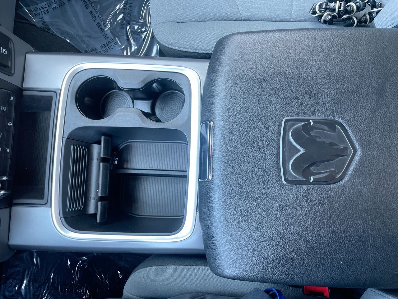 2022 Ram RAM 1500 Classic Crew Cab 4x4 (DS) in Richmond, British Columbia