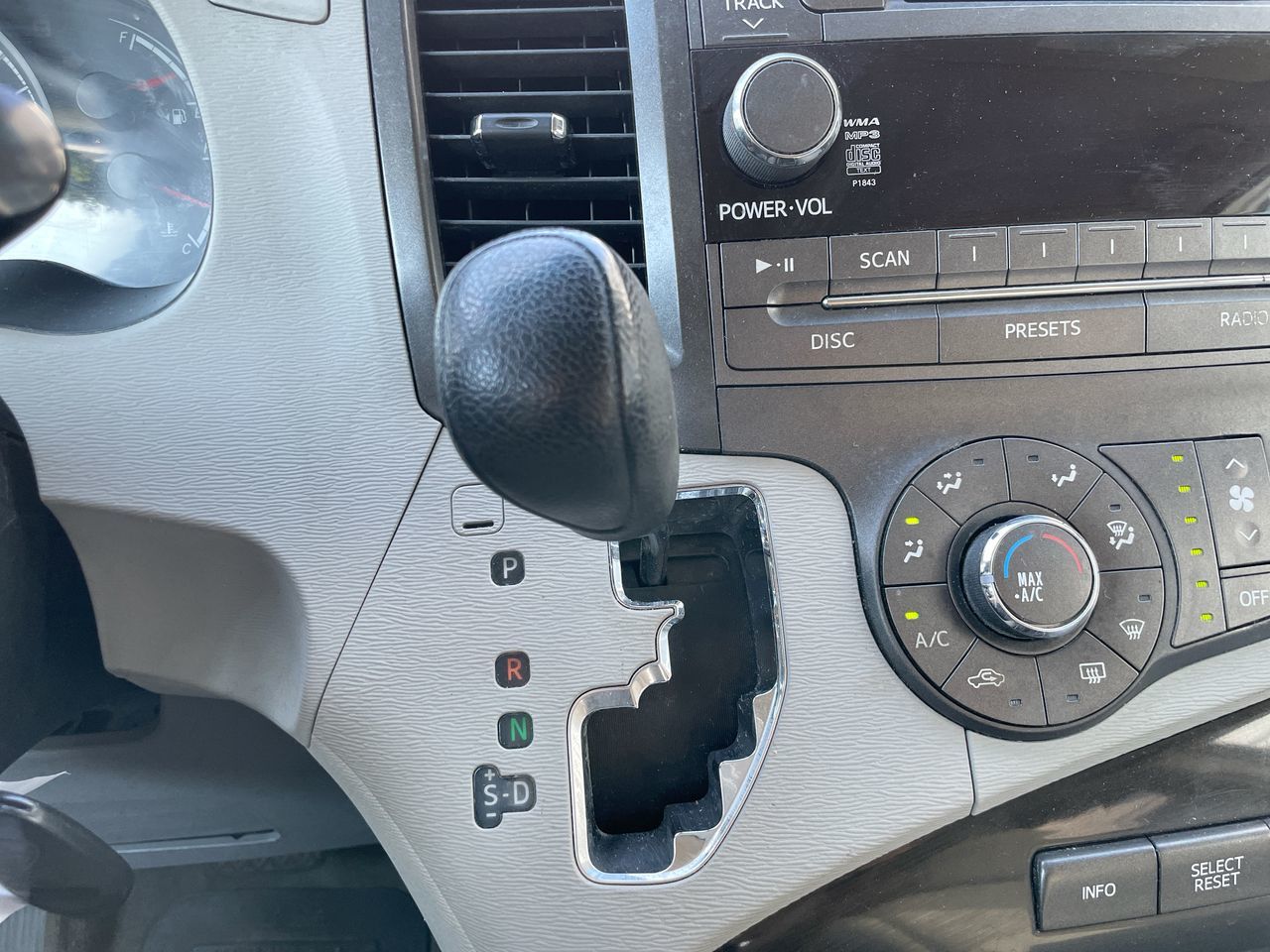 2012 Toyota Sienna