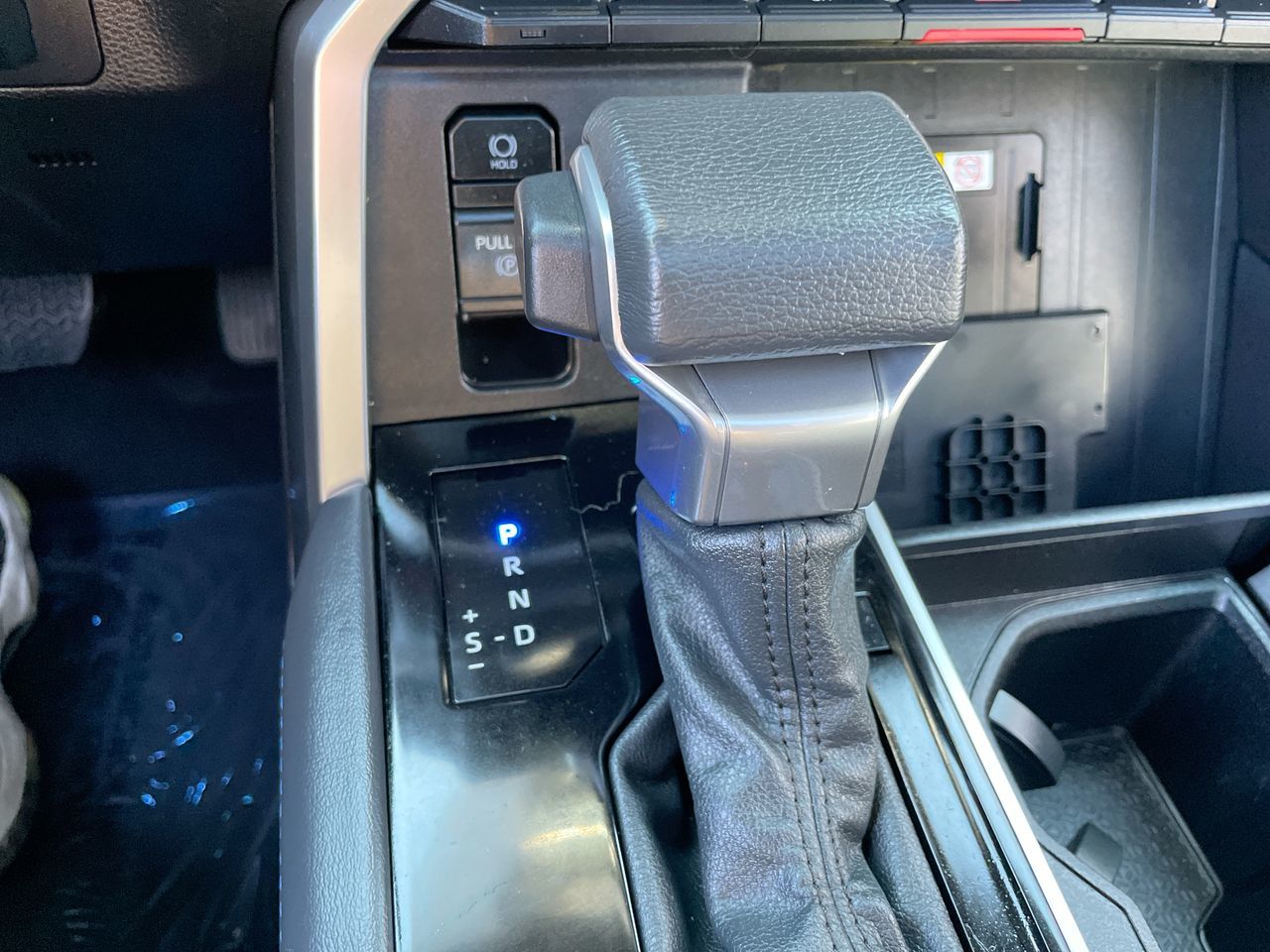 2022 Toyota TUNDRA 4X4 CREWMAX PLATINUM in Richmond, British Columbia