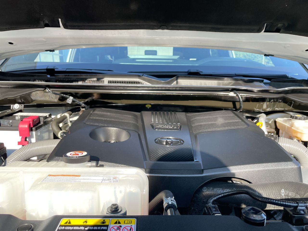 2022 Toyota TUNDRA 4X4 CREWMAX PLATINUM in Richmond, British Columbia