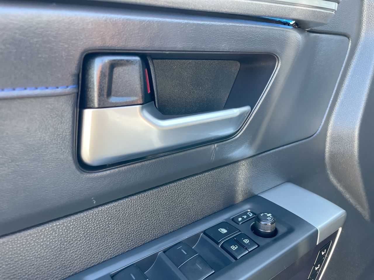 2022 Toyota TUNDRA 4X4 CREWMAX PLATINUM in Richmond, British Columbia