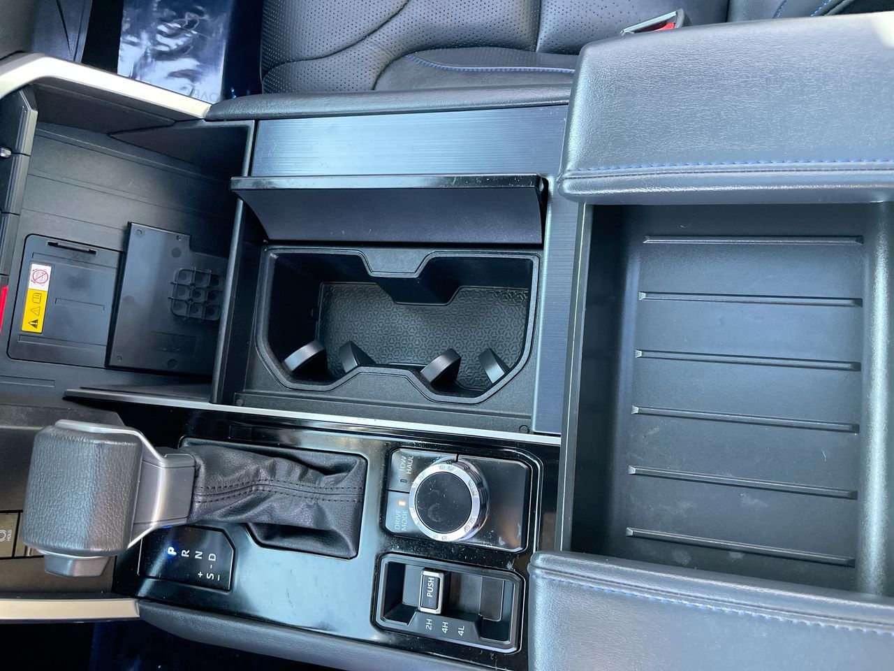 2022 Toyota TUNDRA 4X4 CREWMAX PLATINUM in Richmond, British Columbia