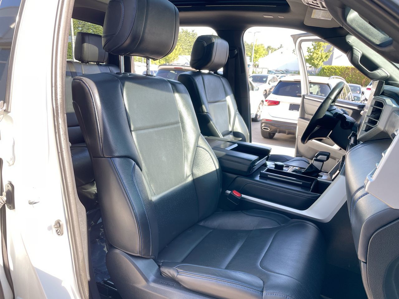 2022 Toyota TUNDRA 4X4 CREWMAX PLATINUM in Richmond, British Columbia