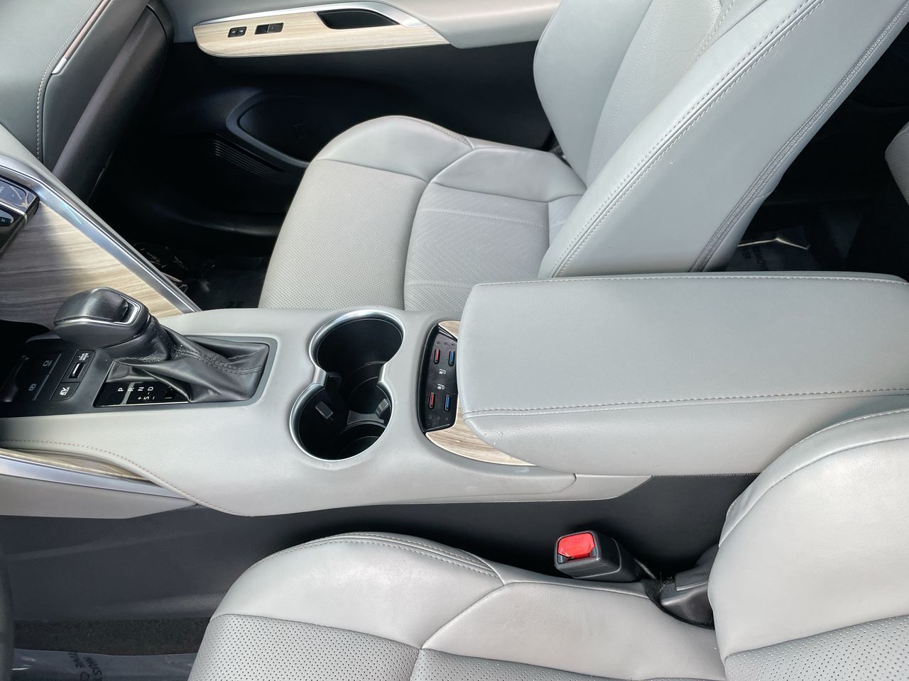 Toyota Venza Hybrid  2022 à Richmond, Colombie-Britannique