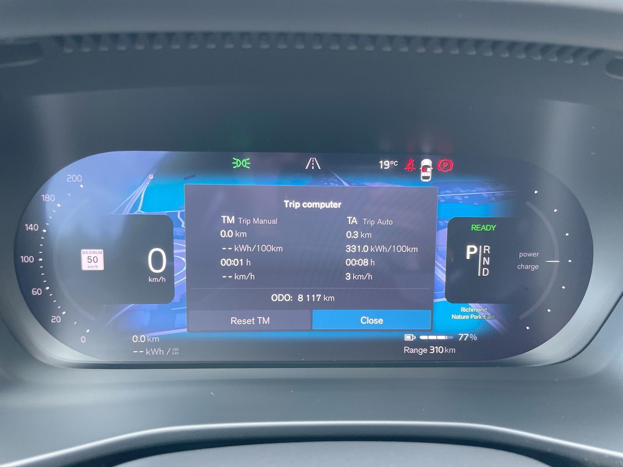 2025 Volvo EX40