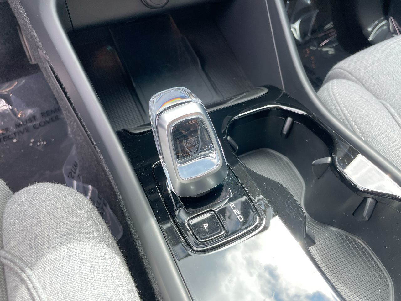 2025 Volvo EX40