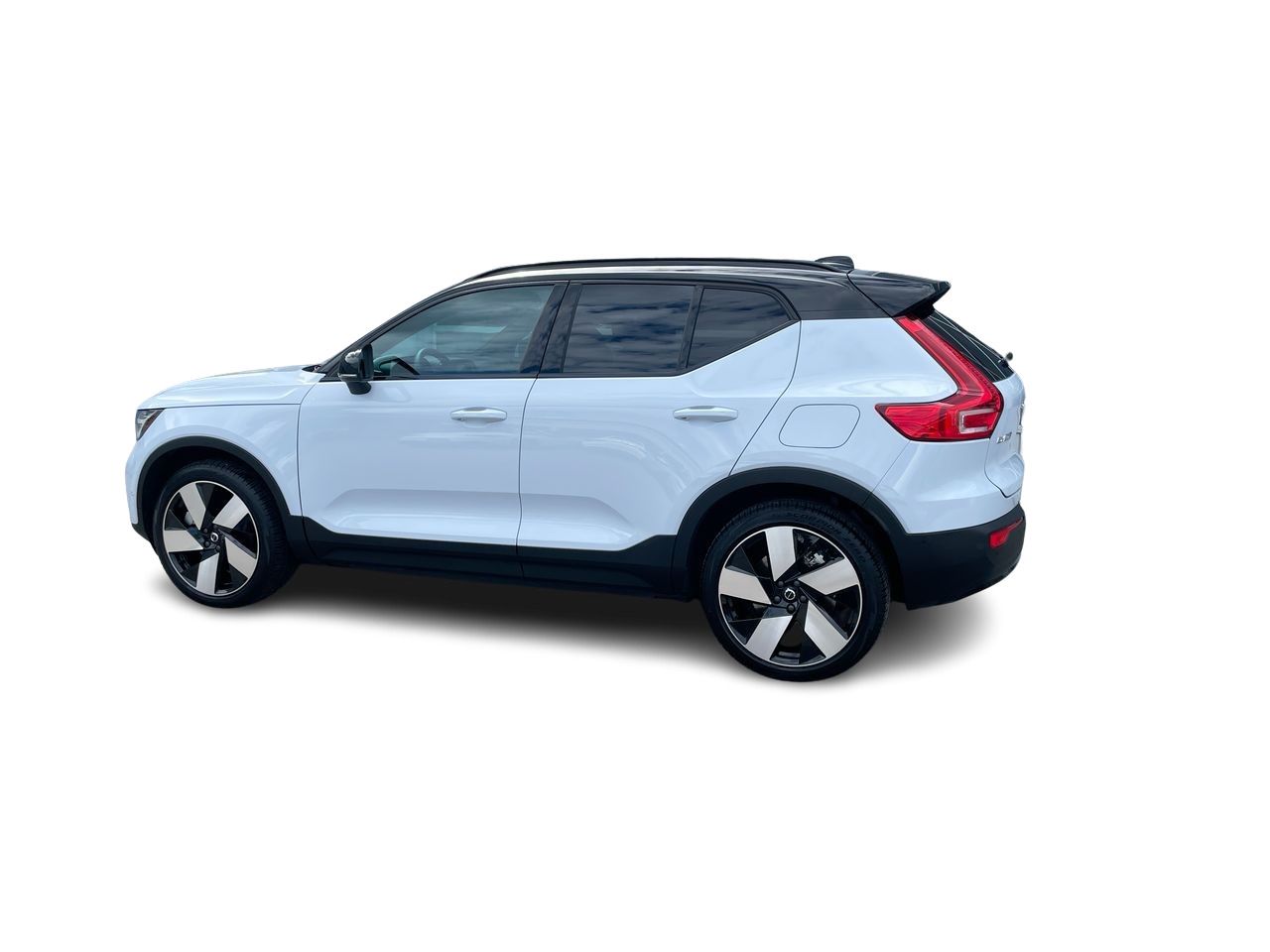 2025 Volvo EX40