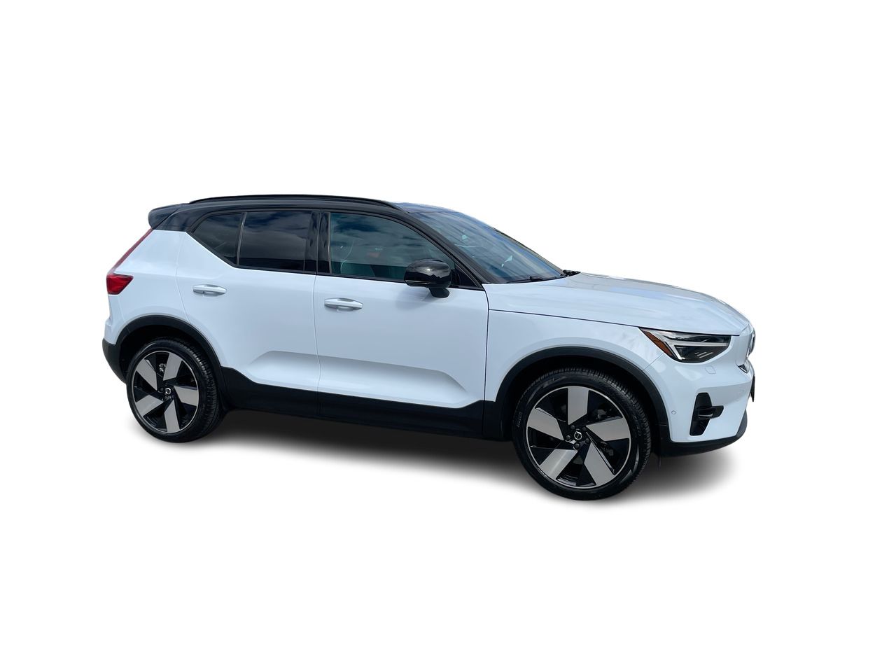 2025 Volvo EX40