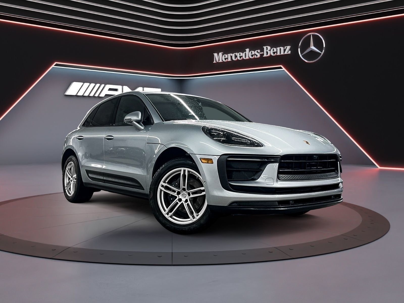2023 Porsche Macan Base