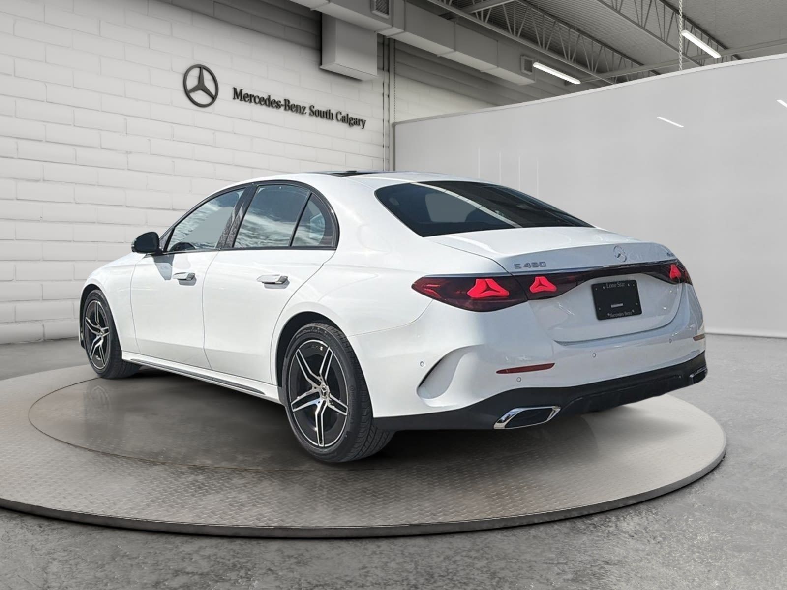 Photo 2026 Mercedes-Benz E-Class 450 4MATIC Sedan #4