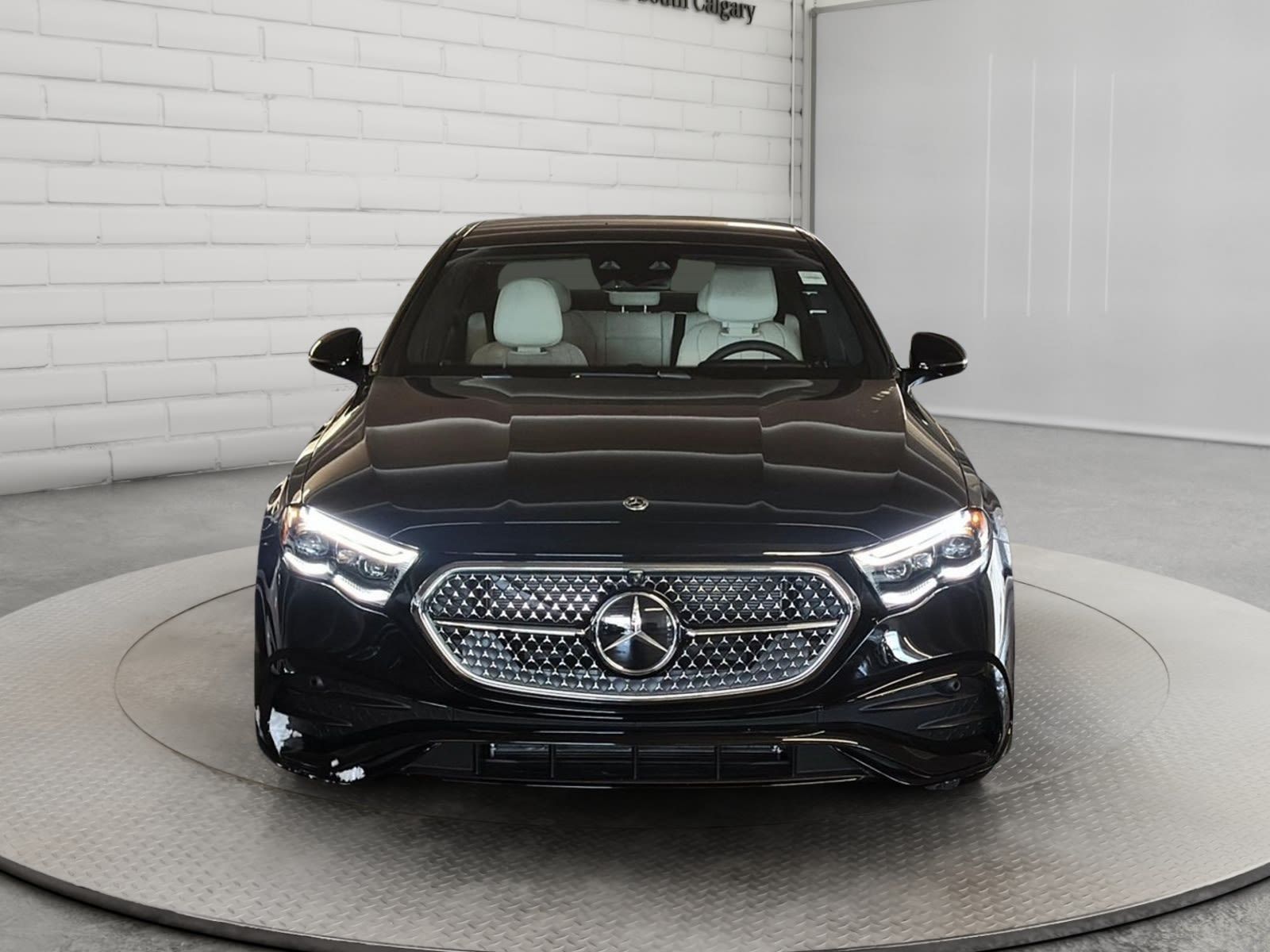 Photo 2026 Mercedes-Benz E-Class 450 4MATIC Sedan #2