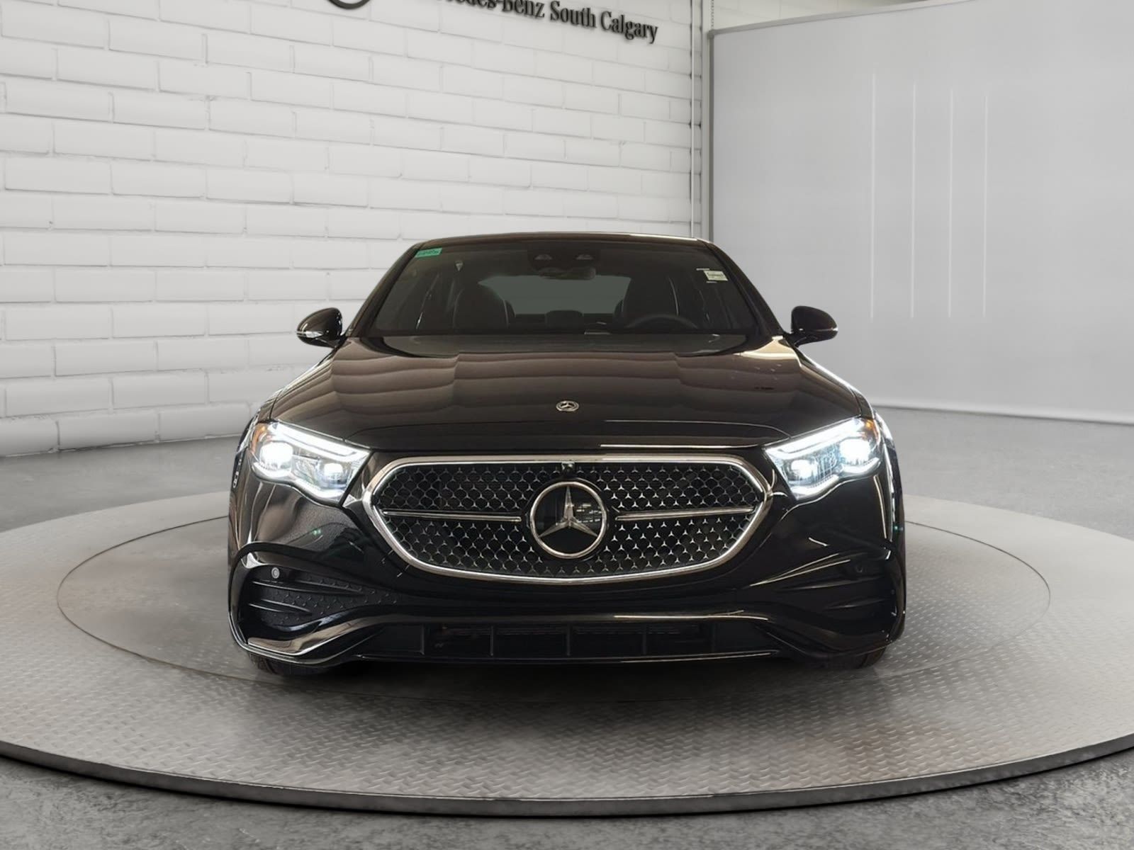 Photo 2026 Mercedes-Benz E-Class 350 4MATIC Sedan #2