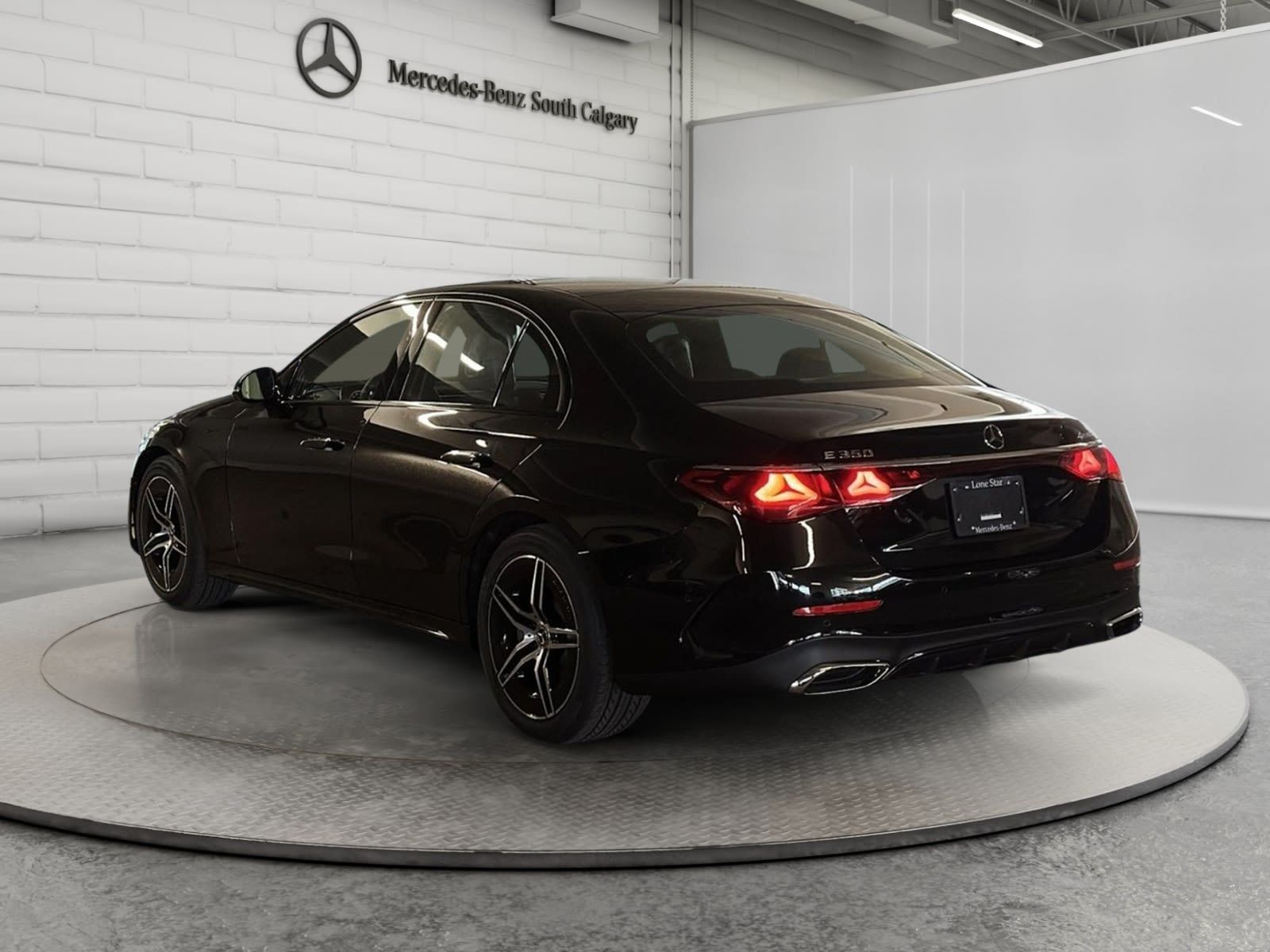 Photo 2026 Mercedes-Benz E-Class 350 4MATIC Sedan #4