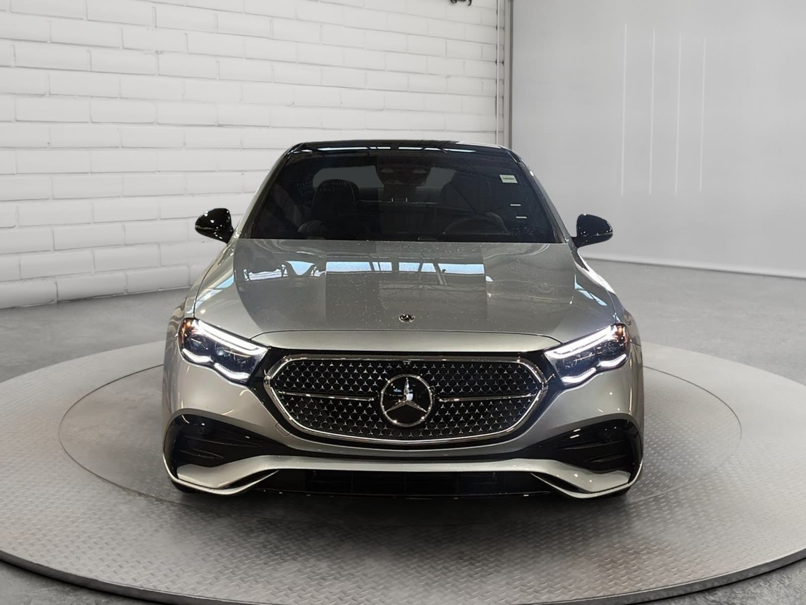 Photo 2026 Mercedes-Benz E-Class 450 4MATIC Sedan #2