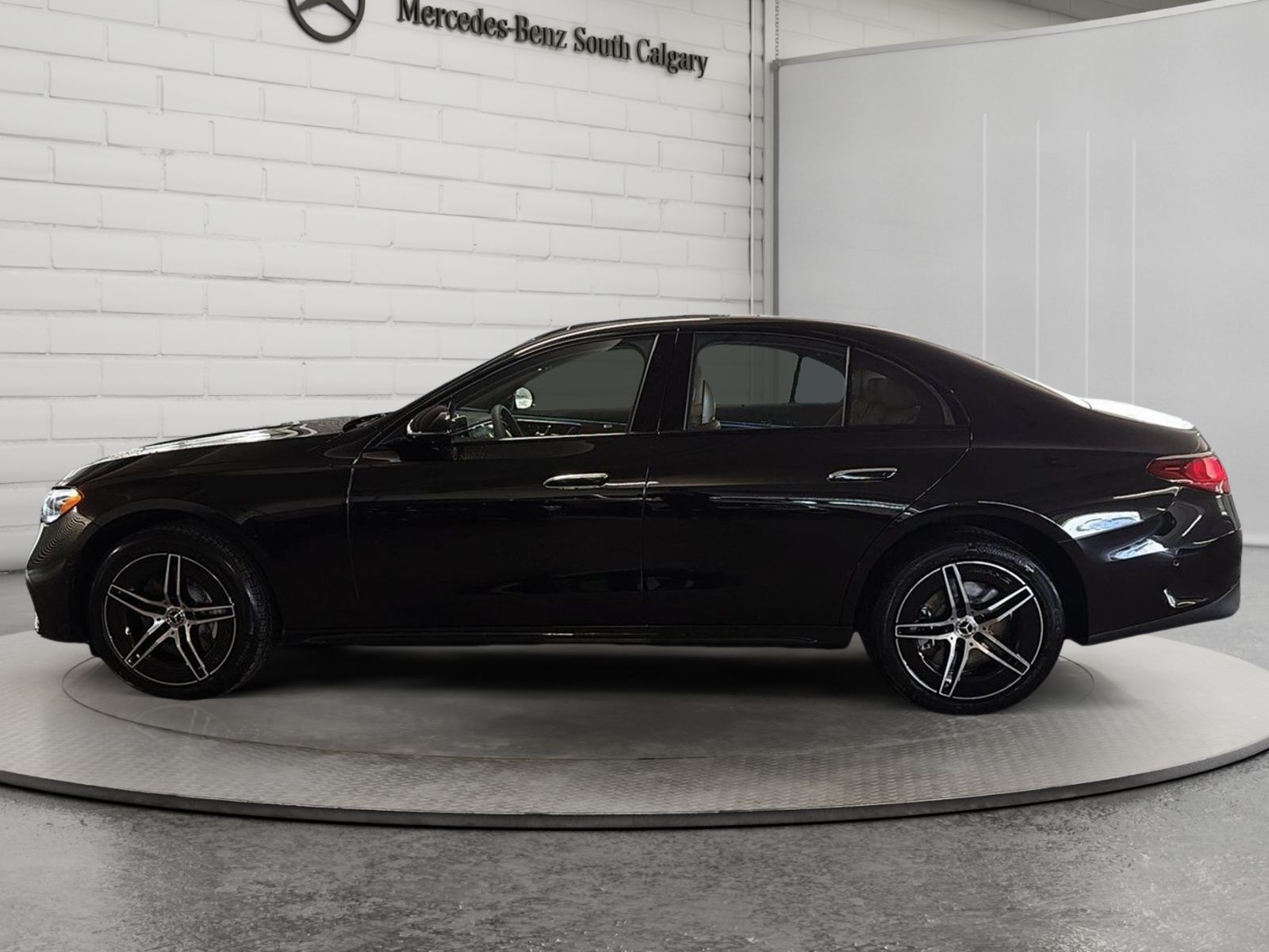 Photo 2026 Mercedes-Benz E-Class 450 4MATIC Sedan #5