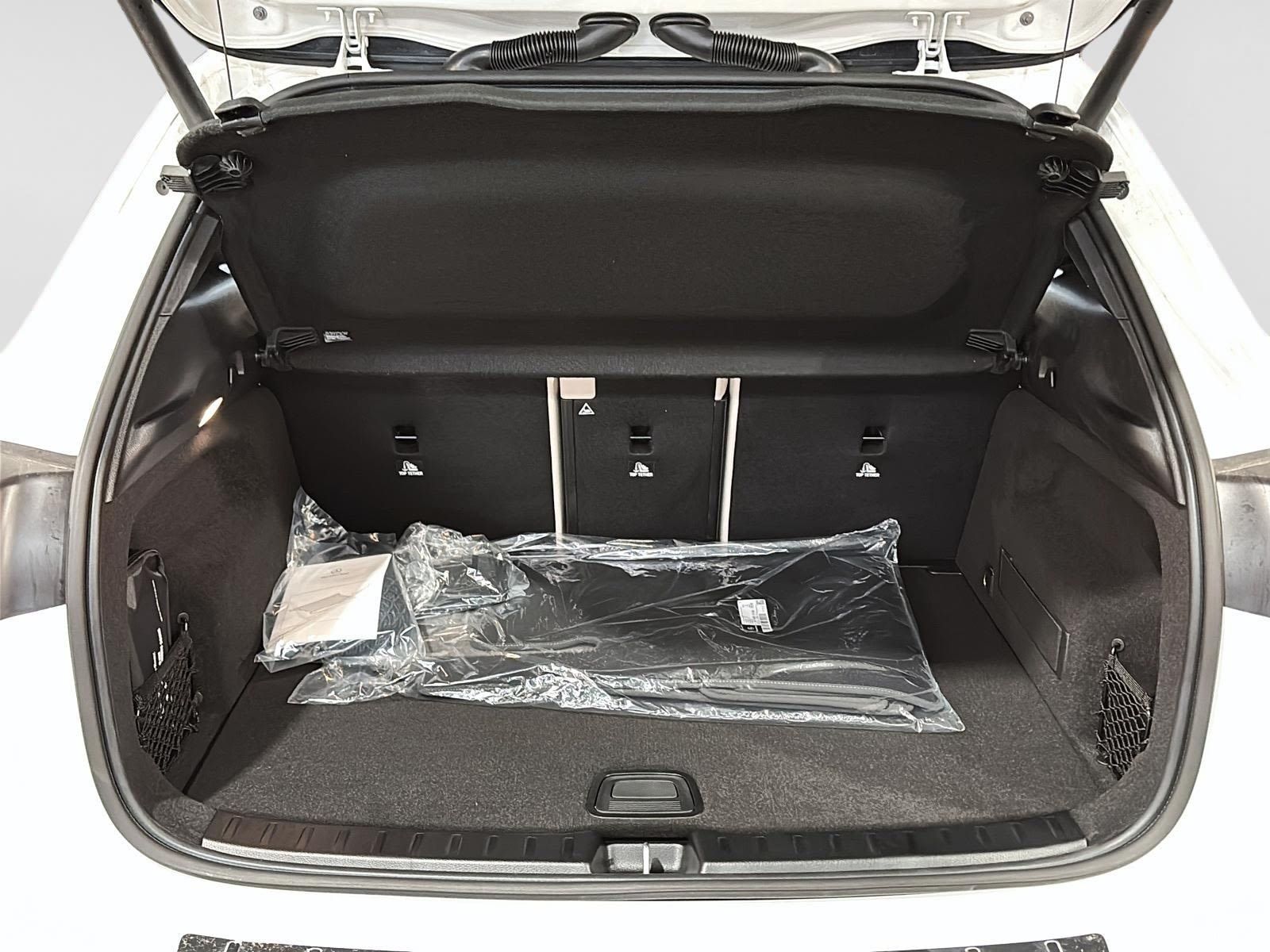 Photo 2026 Mercedes-Benz GLA 250 4MATIC SUV #6