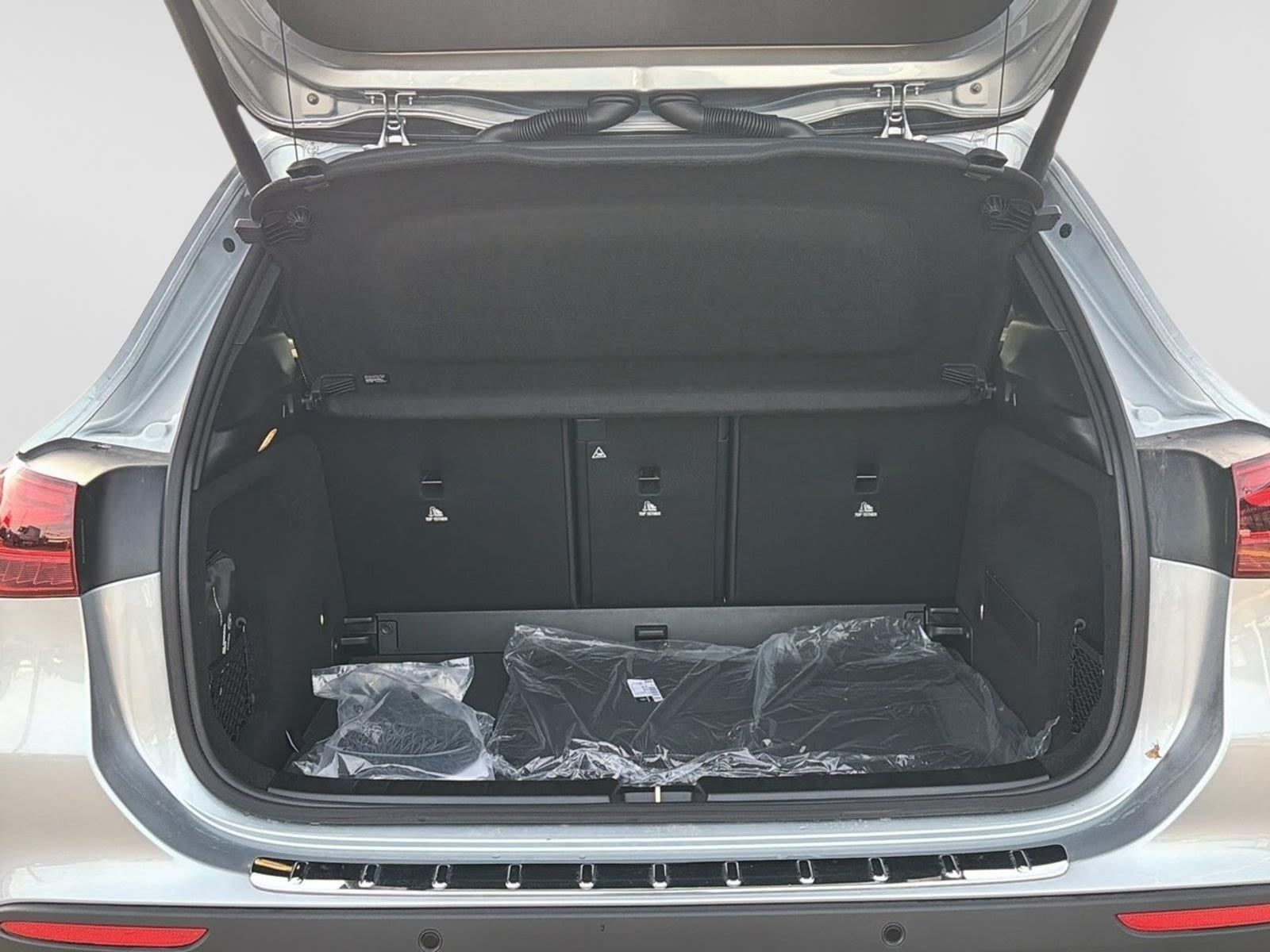 Photo 2026 Mercedes-Benz GLA 250 4MATIC SUV #6