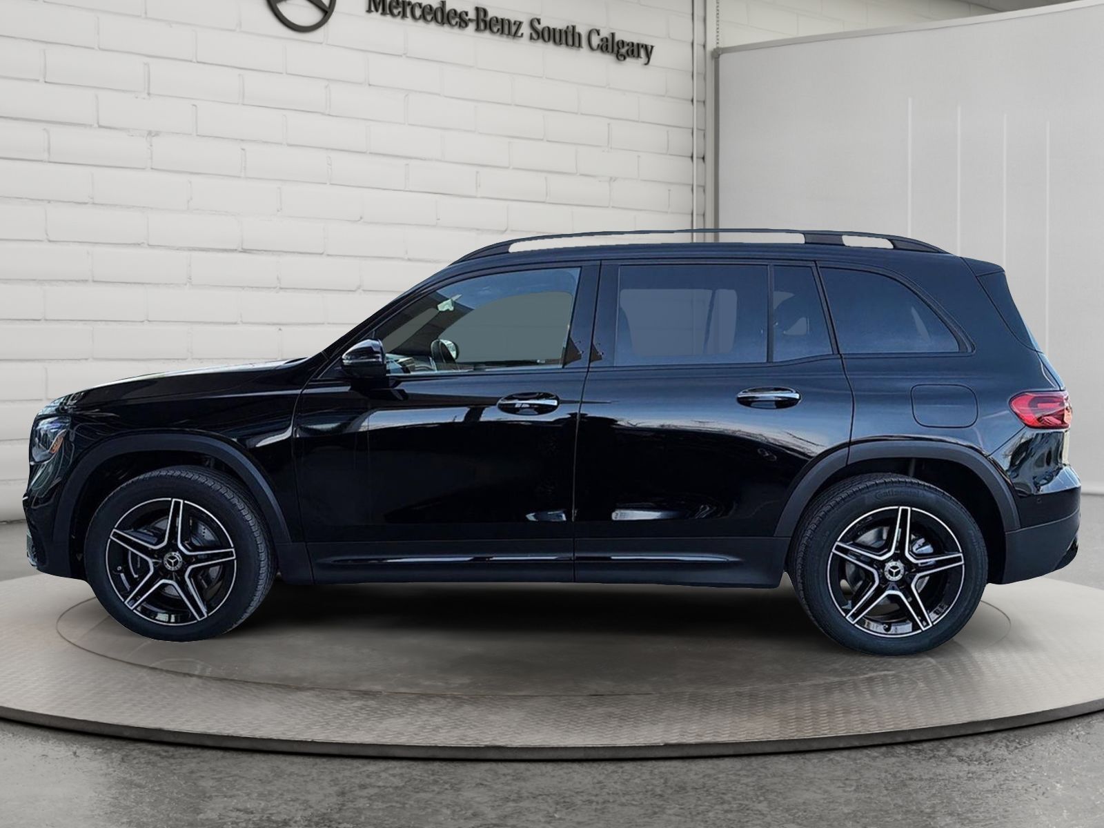 Photo 2026 Mercedes-Benz GLB 250 4MATIC SUV #5